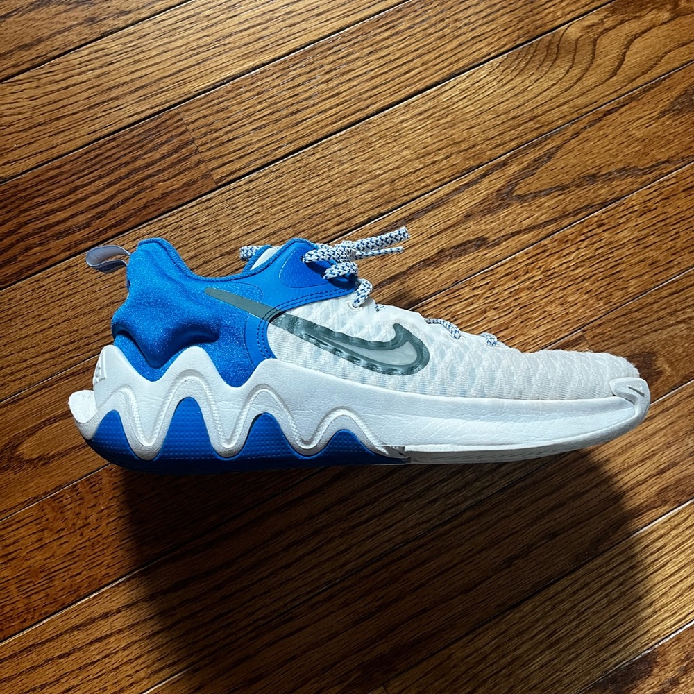 Nike Girls basket ball shoes